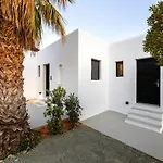 Omilos Beachfront House Hotel 2*