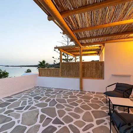 Omilos Beachfront House Отель Парос