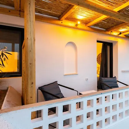 Отель Omilos Beachfront House