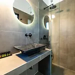 Omilos Beachfront House Hotel 2*