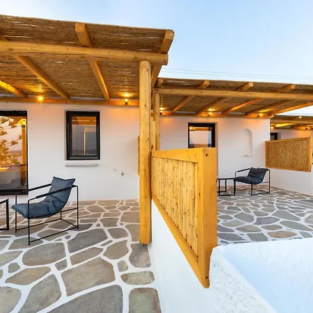 מלון Omilos Beachfront House