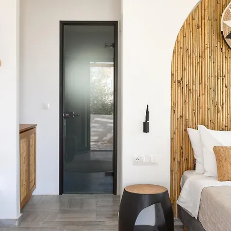 Omilos Beachfront House Hotel 2*