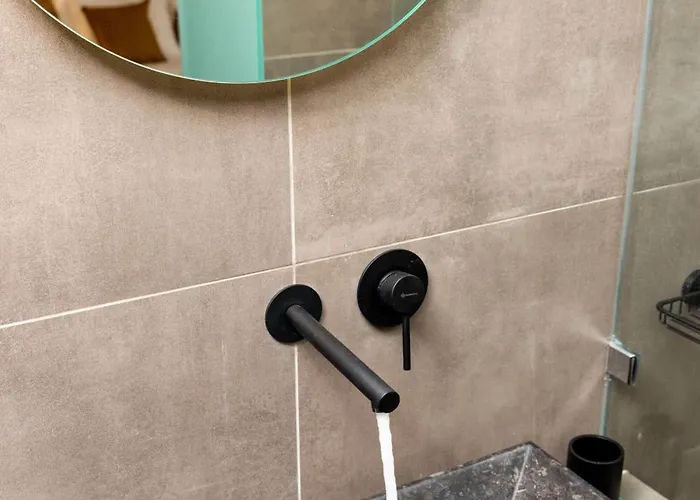 Ξενοδοχείο Omilos Beachfront House 2*